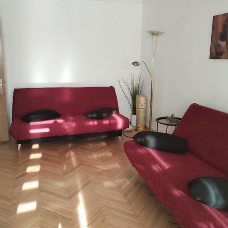 Vero Apartament Central Rm Valcea Apartment รึมนิคูวัลเจีย ภายนอก รูปภาพ
