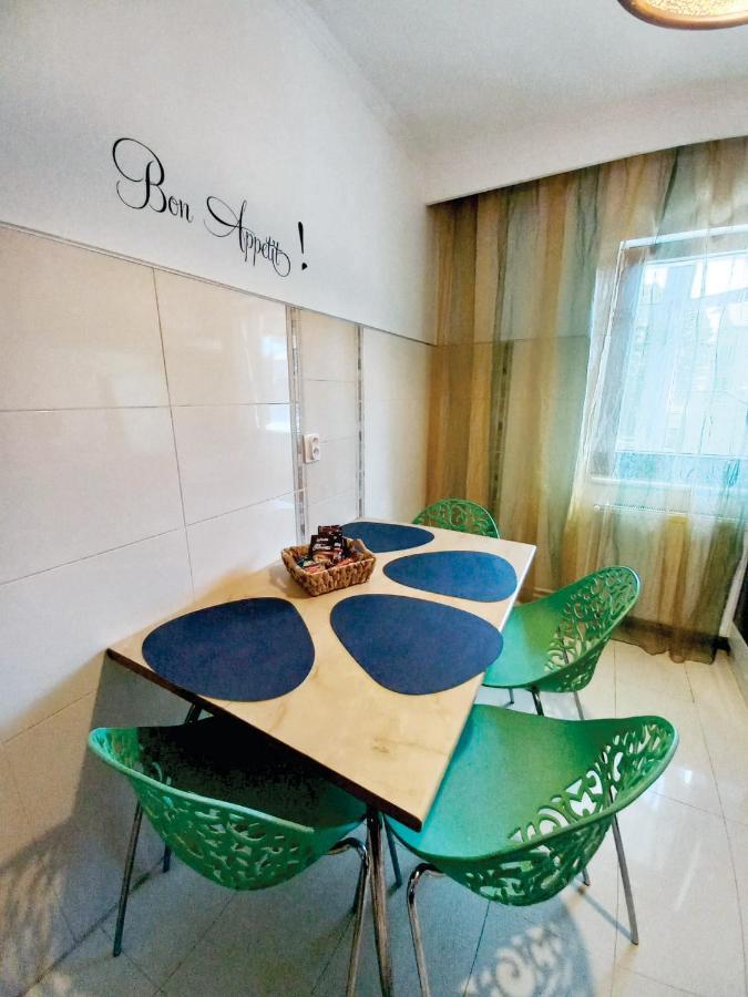 Vero Apartament Central Rm Valcea Apartment รึมนิคูวัลเจีย ภายนอก รูปภาพ